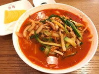 중국집에 가면 짜장면과 짬뽕 사이에서 별 고민 없이  거의 대부분 짬뽕을 시키는 편이라,  중국집 선택의 기준 역시 짜장보다 짬뽕으로 승부하는... 