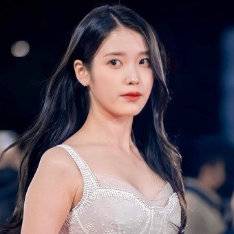 아이돌에 있는 IH J님의 핀 | 연예인, 여배우, 아이돌