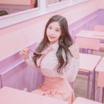 좋아요 1,386개, 댓글 0개 - Instagram의 다슬(@vv______08)님 | 사람, 개