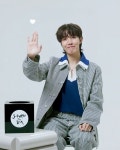 I [j-hope IN THE BOX] 왓츠 인 더 제이홉 박스 | 디즈니+ TMI까지 전부 대답해드립니다! I [j-hope IN THE BOX] 왓츠 인 더 제이홉 박스... 