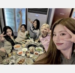 Pin by ♡★°*☀︎ on 여돌 | Itzy, Bts wings album, Kpop
