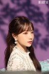 사랑을 담은 응원의 메시지! IZ*ONE(아이즈원)의 <비올레타> MV 비하인드 공개! : 네이버 포스트 | 연예인, 애니메이션 배경, 엔터테인먼트