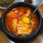 Instagram의 부산맛집 맛있는부산님: “조치원 명품순두부 지나가다 우연히 발견한 곳인데 해물고기순두부에 돌솥밥이랑 찬들 구성이 괜찮다.... 