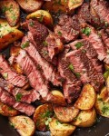 Garlic Butter Steak and Potatoes | 음식, 고기