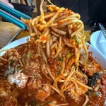 아구찜을 최초 개발한 원조 마산아구찜 집이다. 마산에서 제일 오래된 61년된 아구찜이다.... 아구찜 원조임을 인정하는 지정패가 걸려있다.... 