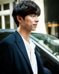 Gong Yoo에 있는 Biene님의 핀 | 남자 긴 머리, 남자 머리, 남자 헤어스타일
