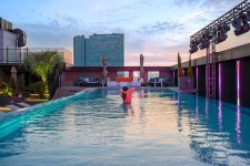 제주 연동 루프탑 수영장 호텔 볼튼호텔 📌 숙소의... net 💃 모델 : 서세리 #올샷포토 #제주볼튼호텔... 