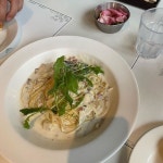 재미지게살고싶소 on Instagram: “#식물감각 올만에 진짜 맛있는 파스타 먹은듯 난 버섯리조또가 젤 맛나두랑 일요일 교회끝나면 항상 넷이 외식...