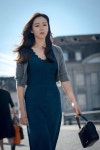 ‘긴 생머리’ 휘날리는 사진 하나로 분위기 미쳤다고 ‘난리’난 39살 손예진 - 인사이트 | Fashion, Korean fashion, Korean beauty