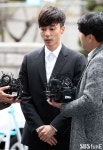 [E포토]경찰 출석한 로이킴 | 경찰, 가수, 기자