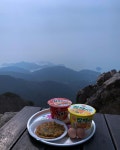 진짜 라면 뷰맛집일세👍👍👍 . . #남해 #한려해상국립공원 #보리암 #금산산장 #명당자리 #컵라면 #뷰맛집 #꿀맛 👍 #주말 #나들이 #힐링”