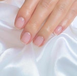 𝐂𝐡𝐥𝐨𝐞 𝐍𝐚𝐢𝐥 𝐃𝐞𝐬𝐢𝐠𝐧 #클로이네일 케어... 디자인 -젤 기본(케어+컬러만) -풀코트 디자인(기본에 글리터) -간단아트... 