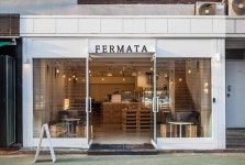 21평 충정로 화이트 컨셉 카페, 페르마타 fermata | 인테리어, 카페 인테리어, 카페