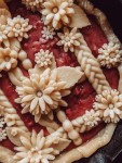 Pin by Gloria Englberger on I m Glory Bee | Decorative pie crust, Pie crust designs, Fancy pie crust Pin by Gloria Englberger on... 