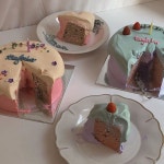 TINYBAKER 타이니 베이커 카페 在 Instagram 上发布：“new launch KR design cake🍓 (Chiffon Base) -EarlGrey -Strawberry” | 카페
