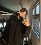 훈핏은 거울샷맛집! 편한 #꾸안꾸 셋업입구 수업 시작해보즈아💪… in 2021 | Casual tops, Tee shirts, Flannel