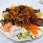 중식당 20241002 남대문 더퍼스트 서래향 이미 여러 곳에 서래향이 있지만 시청점은 더퍼스트 서래향이라는 이름 답게 딤섬 포지션도 추가하고 더... 