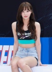 ‘핫팬츠+브라톱’ 입고 ‘황금 골반’ 드러낸 모모랜드 연우