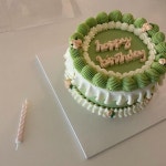 700 次赞、 1 条评论 - 데일리스위츠 (@daily__sweets_) 在 Instagram 发布：“#레터링케이크 . . . 생일축하해💚 . . . 오늘도 내일도... 