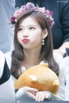 Pin page 180429 고양 스타필드 공개 팬싸인회   사나야  #트와이스... SANA #サナ  #とにかく可愛い湊崎 | 연예인, 아시아의 아름다움, 소녀