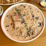 크림 리조또가 더 괜찮았다! 파스타는 조금 짰음,, 그래두 야무지게 싹싹 다 긁어 먹었다✌🏻 #먹스타그램” - 2021 | 크림 Instagram의... 