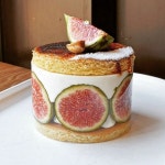 헤이즐넛 비스퀴 조콩드(biscuit joconde aux noisettes) - 바닐라 가나슈 몽떼(ganache montée à la vanille) - 무화과(figues... 