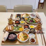 알콩달콩 👧🏻 👦🏻❤️ on Instagram: #집밥 새해 첫 피드📝 해물 넣어서 매콤하게 끓인 순두부찌개랑 돈까스 조합 말모...🫶 ⠀ 예전엔... 