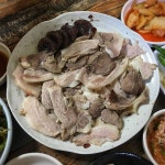Instagram의 부산맛집 맛있는부산님: “민락동 자매국밥 쌈장이 올라간 달곰하고 구수한 돼지국밥. 국밥을 주문하면 머릿고기를 맛보기로... 