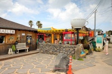 권일민(@bukak123)님: Cafe Bomnal, Handam Beach, Aewol-eup,  Jeju City, Jeju Island, Korea (카페 봄날, 한담 해변, 애월읍... 