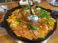 부평시장역 솔밭정 부대찌개에서 간단히 맛있는 점심 부평시장역 솔밭정 부대찌개에서 간단히 맛있는 점심 | 식품 아이디어, 점심