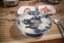 이모네손칼국수 - 아주대 국수 / 면 요리 | 맛집검색 망고플레이트 - 2021 | 음식, 식품 아이디어, 요리