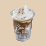 차차커피코 chacha coffee co. on Instagram: 쫀쫀한 크림에 프리미엄 아라비카 원두로 내린 진하고 고소한 크림라떼입니다 크림과 라떼를 같이... 