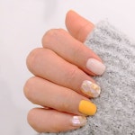2 条评论 - 💅🏻 네일아트 필수앱, 젤라또 (@gelato_nail) 在... 😍 봄에 가장 먼저 피는 개나리꽃처럼, 가장 먼저 손에 봄을... 