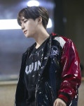 「김진환 ( 아이콘 )」おしゃれまとめの人気アイデア|Pinterest|연 화
