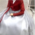 ㆍ ㆍ #테힐라한복 안양점 ㅣ 031-425-3930 🚝 평촌역 3번출구 앞 1층 ㆍ ㆍ 시즌임박!!!! 8/9/10/11/12월 #신랑신부 님 이제 슬슬 움직이셔요... 