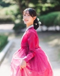 민정 on Instagram: “한복 너무 예뻐요 또 찍고싶네요😊 날이 너무... 깜짝 놀랐어요ㅜㅜ 이제 겨울인가봐요 감기조심하셔요...” | 패션... 