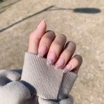 울산네일/신정동네일/ 네일메이트리 🌿 (@nail_maytree) posted on Instagram: “요즘 핫한 라뷰넬💙 - - 윤선쌤관리 - 75.0won... 