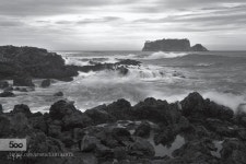 범섬이 보이는 해안 풍경 - Pinned by Mak Khalaf jeju island Nature basaltcoastfoamislandjeju islandjeju-dokim dong... 