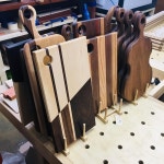 완성작들 저마다의 개성이... #빵도마 #cuttingboard #원데이클래스 #onedayclass #삼성동목공방 #강남목공방 #목공아카데미 | 도마