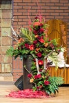 Pin by 성숙 on 꽃장식 | Flower arrangements, Church flowers, Wedding flower arrangements