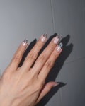UNISTELLA TREND NAIL /유니스텔라_네일 on Instagram: “Hologram + Frame nails ✨🖤 너무나 매력적인 아트... 
