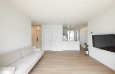 화이트우드로 간결하게 연출한 25평 아파트 | 집데코 안심 인테리어 | 인테리어, 아파트 인테리어, 작은 아파트 디자인