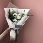 #아네모네꽃다발#졸업꽃다발#라플로르유니크꽃다발#라플로르#라플로르플라워#플로리스트#홍대#꽃배달#예쁜꽃집#홍대꽃집... 