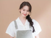 YoonA SNSD에 있는 nana ~님의 핀 | 여배우, 헤어 메이크업, 임윤아