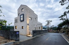 위풍당당 모던스타일 주택 by (주)건축사사무소 코비 모던 | House styles, Mansions, House