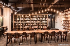 담은 북 카페 인테리어! A cozy book cafe decorated with Edisons lamps, neon sign and hardwood custom-made… | 인테리어, 디자인, 카페... 
