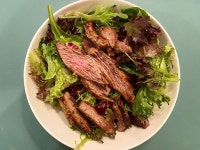 #저녁메뉴 #스테이크샐러드 #steaks #salad #dinner #costcosteak #daily #dailylife #일상 #데일리 #저녁밥   샐러드 막 집어넣고... 