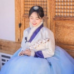 청춘한복아랑 | 🗓 12월 25일 오후 2시부터 1월 ~ 2월 예약 오픈! 아랑한복에서만 경험할 수 있는 겨울의 낭만!☃️ 따뜻하고 아름다운... 