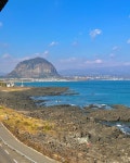 📍휘게 호텔 @jeju.hygge #숙소제공 제주 서귀포시 대정읍 형제해안로 282-1 🕰체크인 15시 체크아웃 11시 💳네이버 예약 🛌킨포크 객실 이용... 