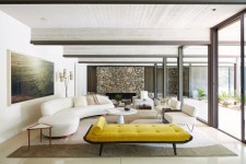 Harvey House by Marmol Radziner | 회의실